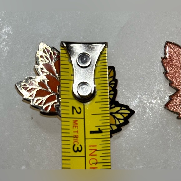 Fall Leaves Pins Enamel on Metal Set of 2 - Picture 7 of 7